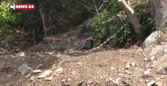 Lungomare devastato da lavori abusivi, nella baia di Coccorino nuovo sequestro