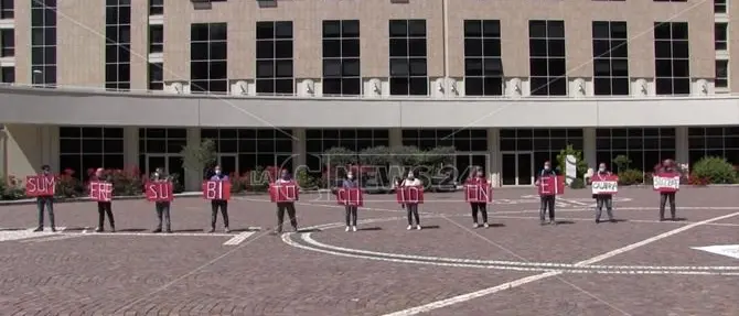 Sanità, protestano gli idonei: chiedono di essere assunti a tempo indeterminato