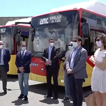 Catanzaro, presentata la nuova flotta bus dell’azienda dei trasporti cittadina