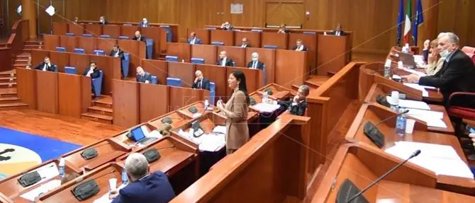 Consiglio regionale: via libera alla nuova super Commissione, ma c'è la spaccatura dell'Udc