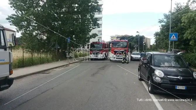 Rende, si rompe una condotta del gas nei pressi dello svincolo autostradale