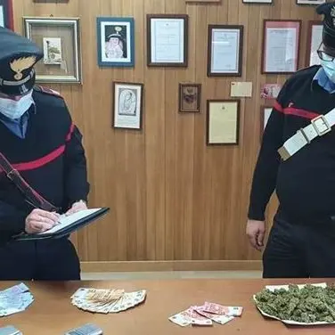 Marijuana e banconote: due giovani nei guai a San Giovanni in Fiore