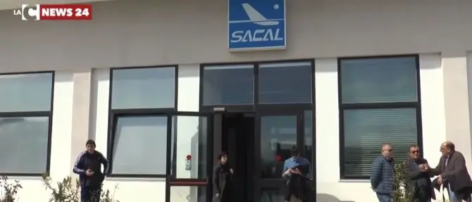 Aeroporti Calabria, ok alla cassa integrazione per 283 lavoratori Sacal