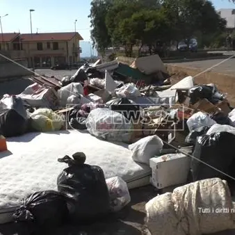 Rifiuti, nuovo intoppo a Cosenza: «Firmate il contratto o chiudiamo la discarica»