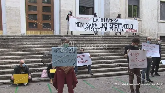 Fase 2 Cosenza, lavoratori dello spettacolo in agitazione: «Impossibile ripartire in queste condizioni»