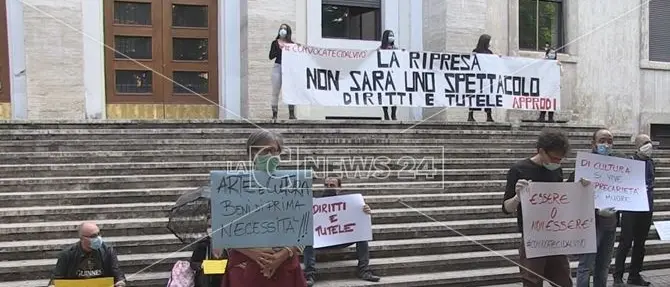 Fase 2 Cosenza, lavoratori dello spettacolo in agitazione: «Impossibile ripartire in queste condizioni»