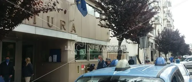 Cosenza, la storia del papà finito nelle mani di un usuraio per curare la figlia: «Non lavoravo ed ero senza soldi»
