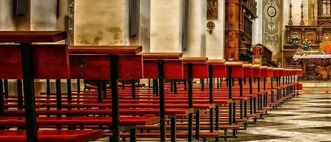 Rubate due acquasantiere da una chiesa nel Catanzarese, indagini in corso