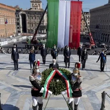 2 giugno, Mattarella: «La crisi non è terminata, economia più esposta alla criminalità»