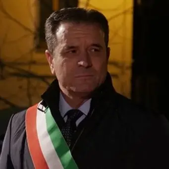 Il sindaco di Crosia festeggia il 2 giugno e sogna il ponte sullo Stretto