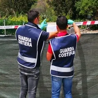 Lavori abusivi sul lungomare di Coccorino, denunciati gli esecutori