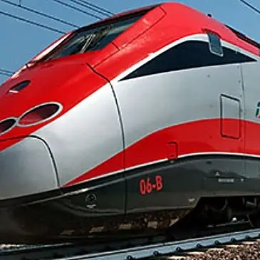 Frecciarossa Torino-Reggio Calabria, i passeggeri: «Ci voleva il coronavirus per vederne uno»
