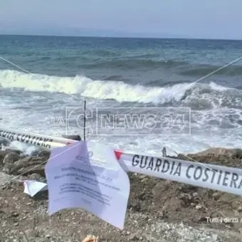Corigliano Rossano, opere abusive in spiaggia: deferite due persone