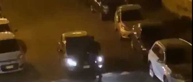 Lamezia, brandendo un coltello minaccia le auto di passaggio: fermato