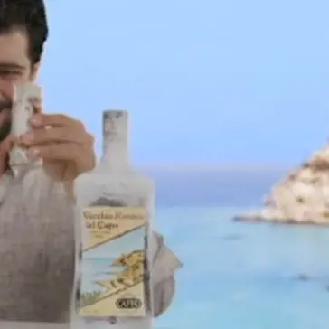 Amaro del Capo lancia il nuovo spot, in scena le case degli italiani: il video