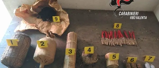 Soriano, trovati 30 chili di esplosivo artigianale: denunciato 59enne