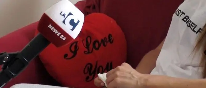 Massacrata di botte dal marito e costretta a non vedere la figlia: il dramma di Chiara