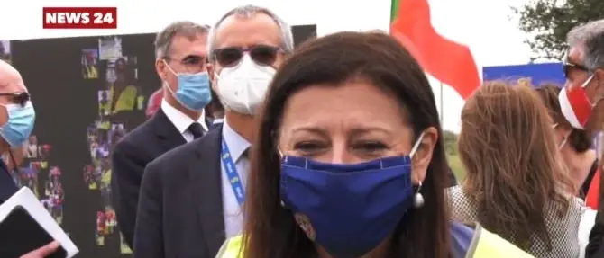 Ponte sullo Stretto, De Micheli: «Con risorse Ue sì ad una fase di studio»