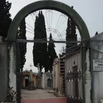 Profanata la tomba di un bimbo, comunità di Mileto sotto shock