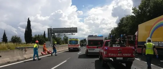 Tragedia sull'A1: in un drammatico incidente muoiono anche due bambini