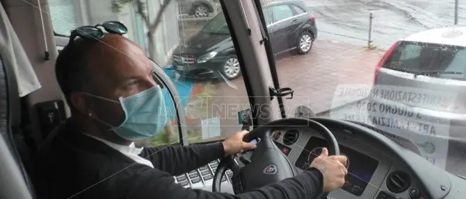 Turismo in crisi, imprenditore costretto a svendere i suoi bus: «Un incubo»