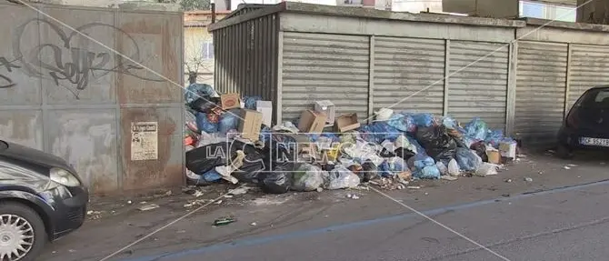 Caos rifiuti a Cosenza, scontro sulle tariffe tra l'Ato e il Consorzio Valle Crati