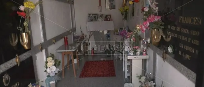 Profanazione cappella bimbo nel Vibonese, spunta l’ombra di una setta satanica