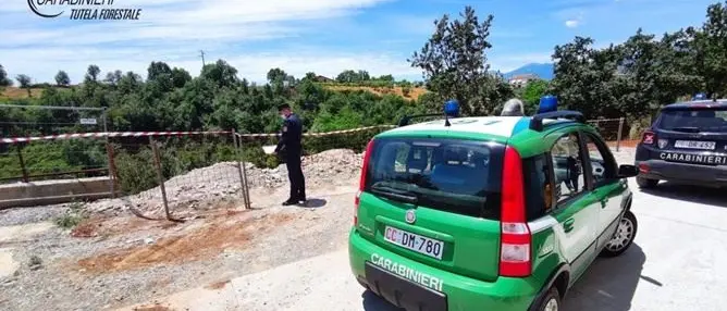 Abbandono di rifiuti, denunciato il titolare di una ditta nel Consentino