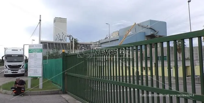 Il termovalorizzatore funziona male: rifiuti in discarica e i privati ringraziano