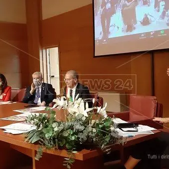 Un ponte Calabria-Lombardia per omaggiare i medici morti a causa del Covid