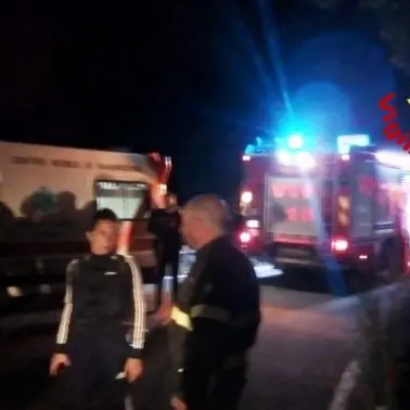Cade in un dirupo: 65enne salvato dai vigili del fuoco nel Catanzarese