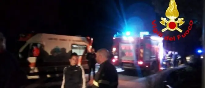 Cade in un dirupo: 65enne salvato dai vigili del fuoco nel Catanzarese