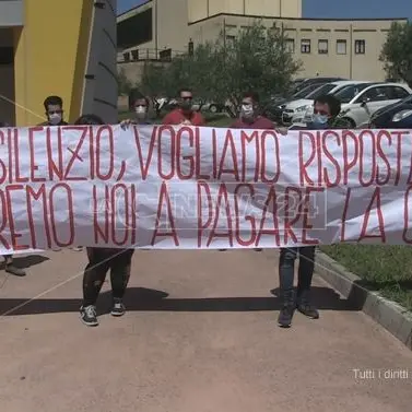 Il Covid trasforma l’Unical in città fantasma, appello al rettore: «Riaprire tutto»