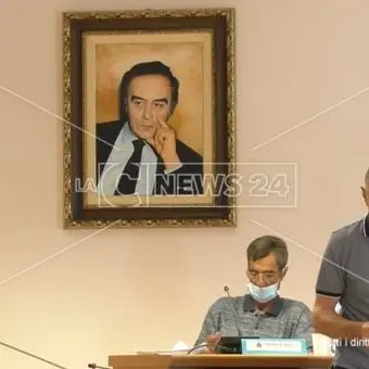 Paralisi a Gioia Tauro dopo l'inchiesta Waterfront, il sindaco va al Ministero