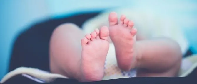 Catanzaro, bimbo ricoverato con fratture e lesioni: indagato il padre