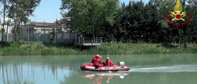 Dramma in Veneto, scivola nel fiume e la corrente lo porta via: morto 11enne