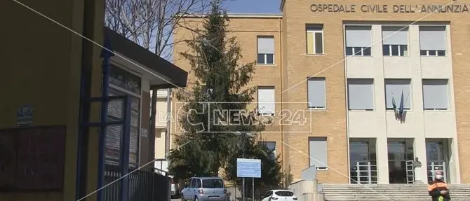 Coronavirus, si aggravano condizioni di un anziano: ricoverato a Cosenza