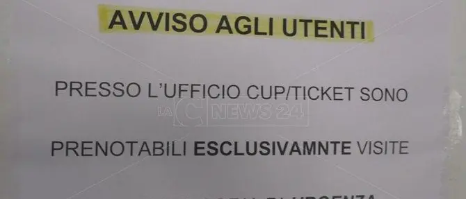 Ospedale Lamezia, ore di fila e solo visite urgenti: la fase 3 non è iniziata