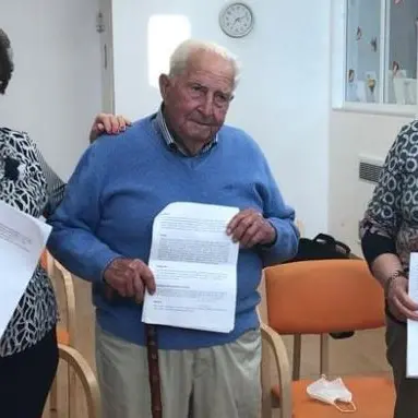 Esami di terza media anche per tre nonni pugliesi: «È un sogno»