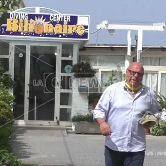 Scalea, imprenditore incatenato interrompe la protesta