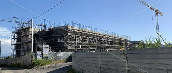 Catanzaro, la Regione dice No allo “scippo” della sede del liceo Siciliani