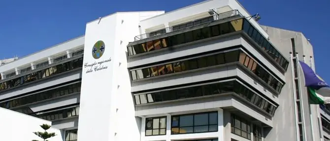 Regione e commissioni, è scontro tra maggioranza e opposizione