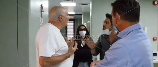 Aggressione all'ospedale di Cariati, medico inveisce contro un criminologo