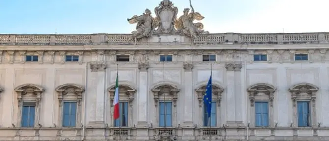 Riaperture Fase 2, scontro Regione Calabria-Governo: decide la Corte costituzionale