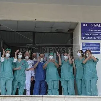 Coronavirus, il primario di Catanzaro ringrazia i sanitari: «Orgoglioso di essere uno di voi»