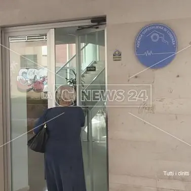 Cosenza, concorso Oss a passo di lumaca: mille aspiranti nel limbo