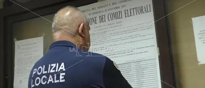 Lamezia, al via il riconteggio dei voti dopo il ricorso di due candidati a sindaco