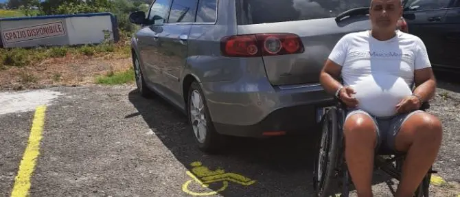 Briatico, dopo mesi d'attesa ottiene il parcheggio per disabili davanti casa