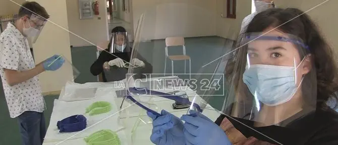 Cosenza, visiere protettive fabbricate dagli studenti del Da Vinci-Nitti