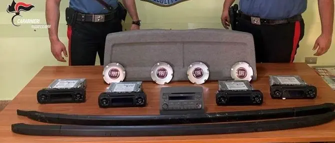 Scilla, serie di furti nelle autovetture: carabinieri arrestano un 25enne